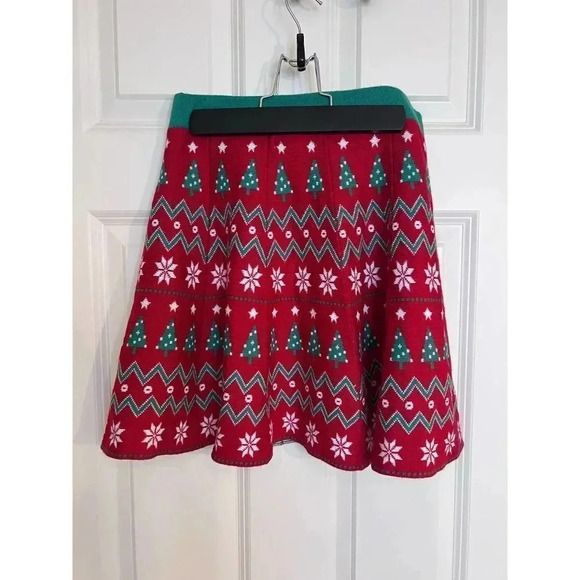 It’s our time red green Christmas sweater tree snowflake mini skirt size medium - Picture 2 of 8